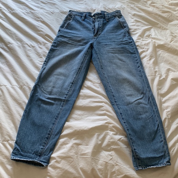 Aritzia Denim Forum The C’est La Chic High Rise Straight - Picture 6 of 7